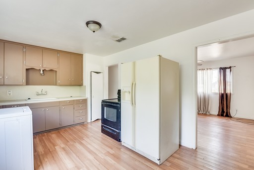 344 NW Renfro St, Burleson, TX 76028