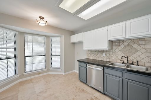 1521 Stratford Dr, Mansfield, TX 76063