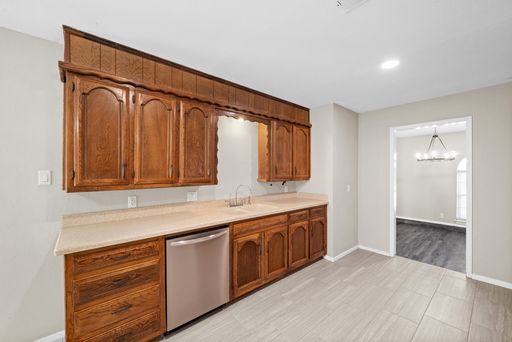 2001 San Jacinto Dr, Arlington, TX 76012