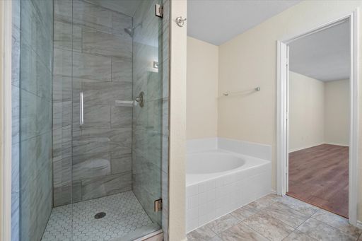 1049 Triple Crown Drive, Fort Worth, TX 76179