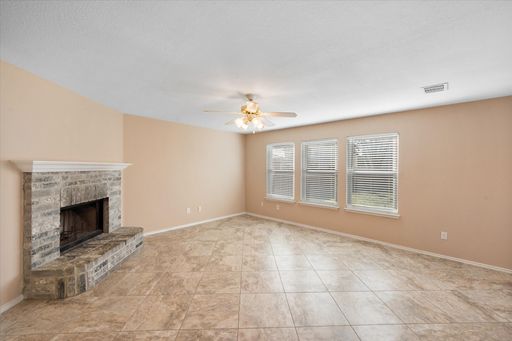 1049 Triple Crown Drive, Fort Worth, TX 76179