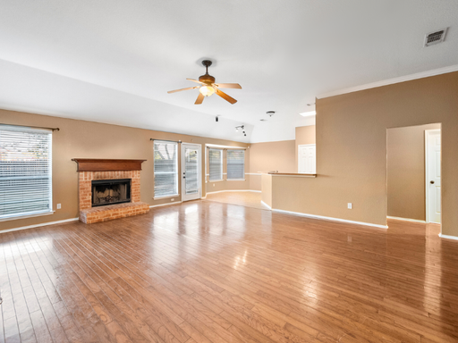 309 Shane Ln, Burleson, TX 76028