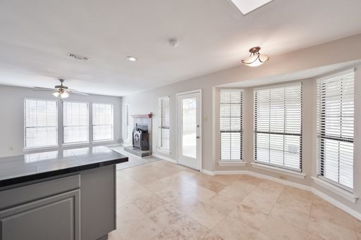 1521 Stratford Dr, Mansfield, TX 76063