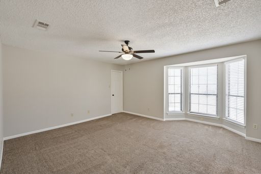 1521 Stratford Dr, Mansfield, TX 76063