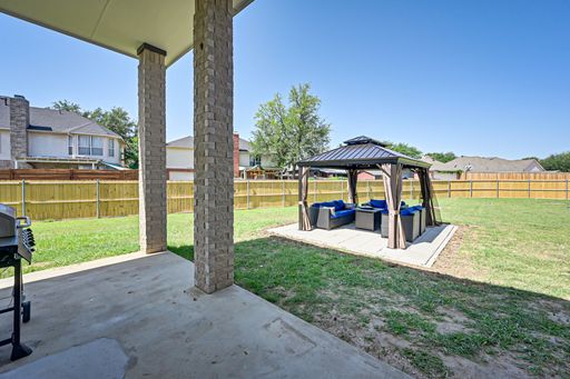 2735 Water Oak Drive, Grand Prairie, TX 75052