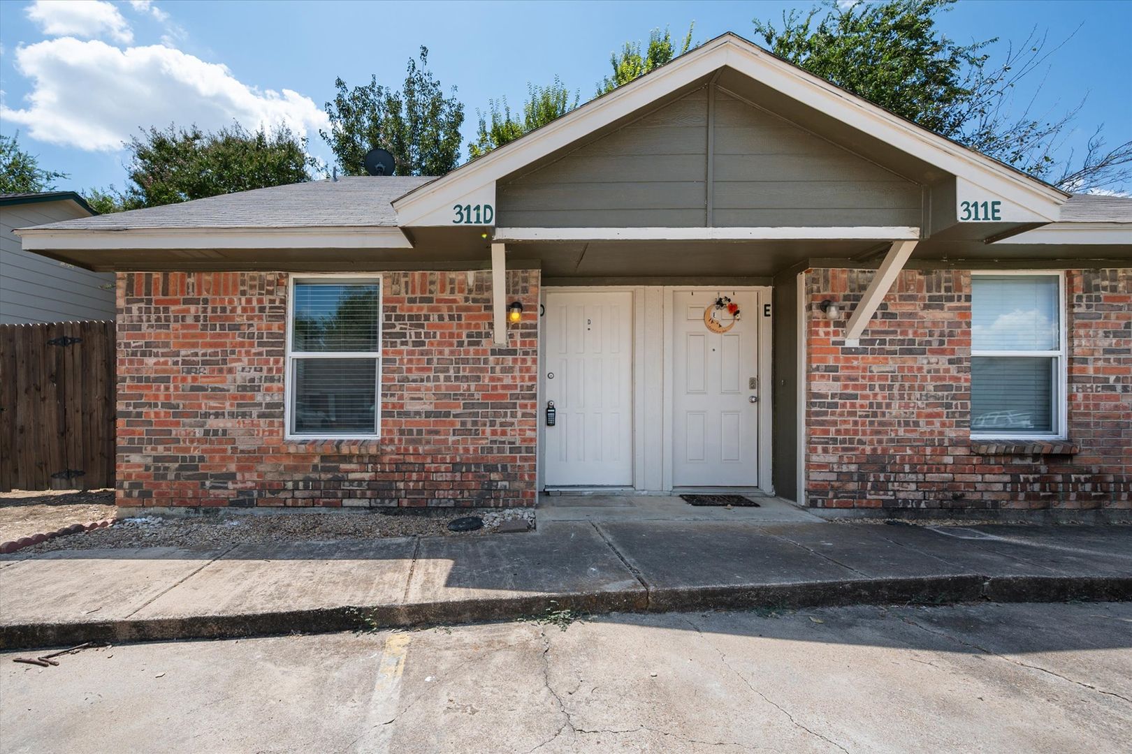 Mansfield Apartment: 311 Kings Way Drive