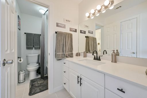 2735 Water Oak Drive, Grand Prairie, TX 75052