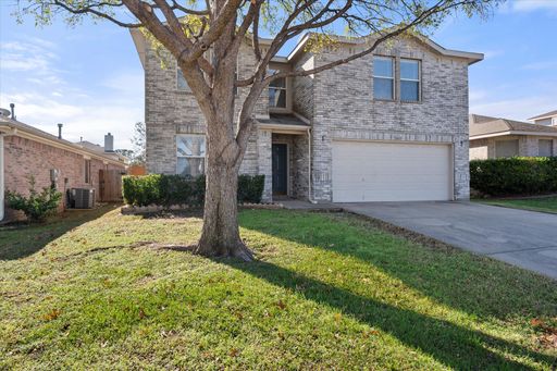 1049 Triple Crown Drive, Fort Worth, TX 76179