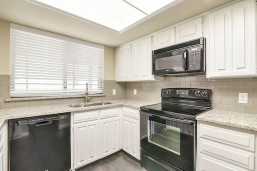 1808 Overbrook Dr, Arlington, TX 76014