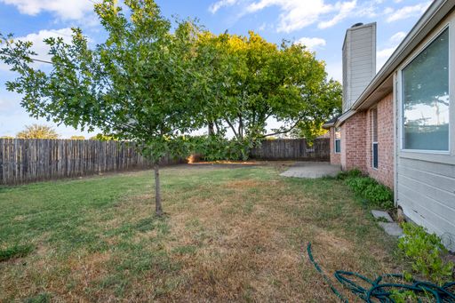 309 Shane Ln, Burleson, TX 76028