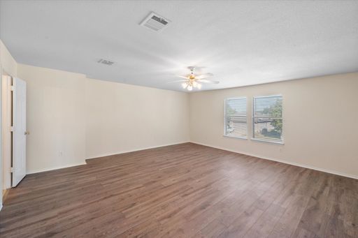 1049 Triple Crown Drive, Fort Worth, TX 76179