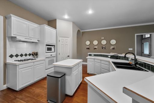 3 Savoy Court, Mansfield, TX 76063