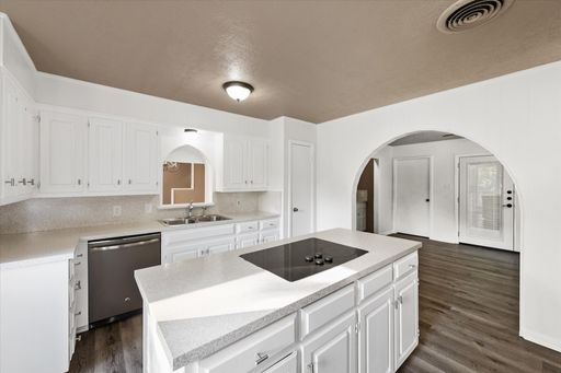 1231 Bow Creek Drive, Duncanville, TX 75116