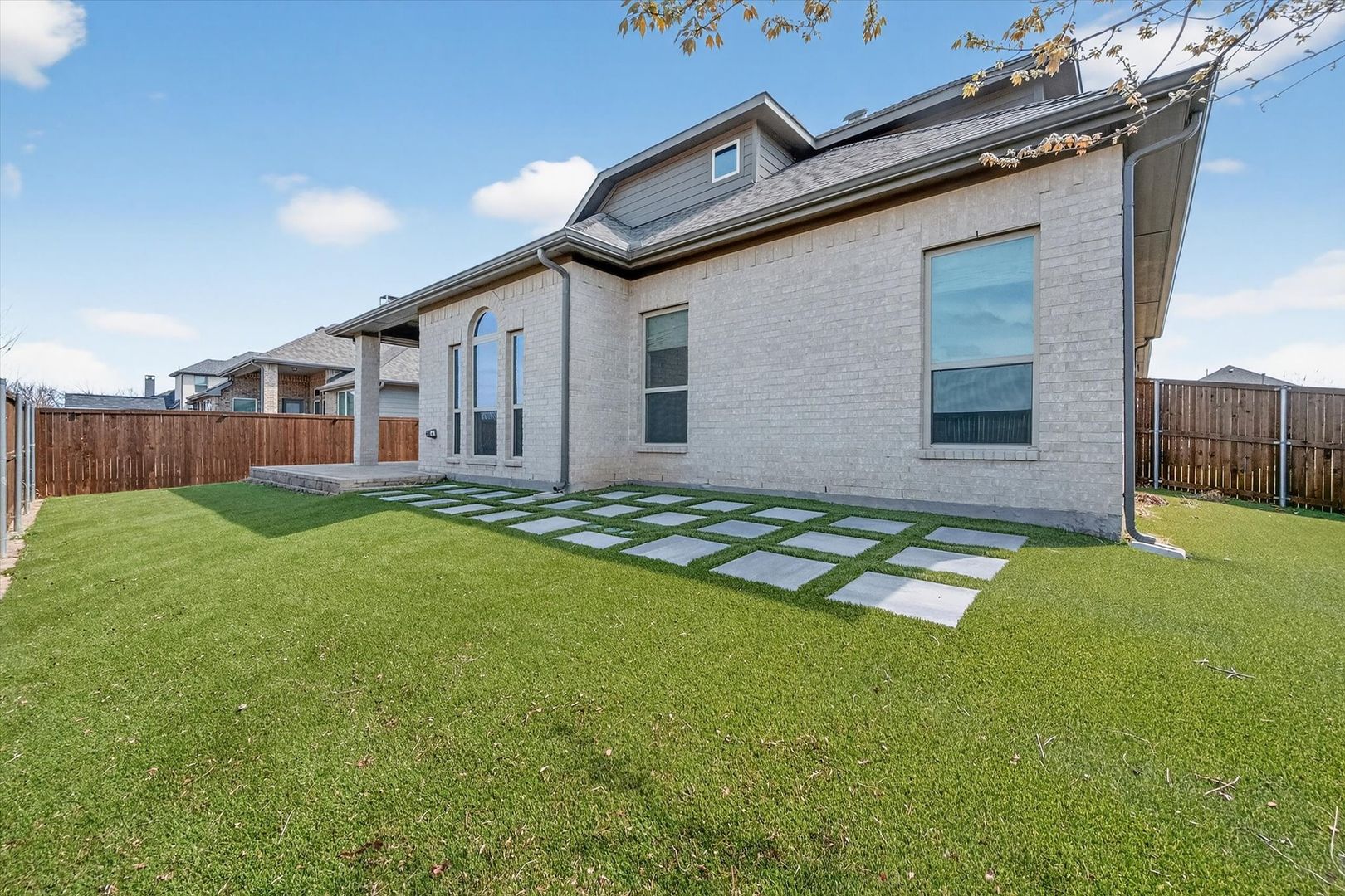 Mansfield House: 1919 Middleton Drive