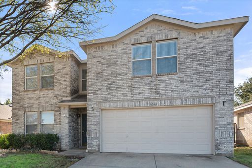 1049 Triple Crown Drive, Fort Worth, TX 76179