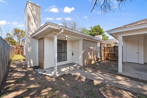 3330 Green Ridge Street, Fort Worth, TX 76133