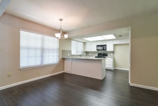 1808 Overbrook Dr, Arlington, TX 76014