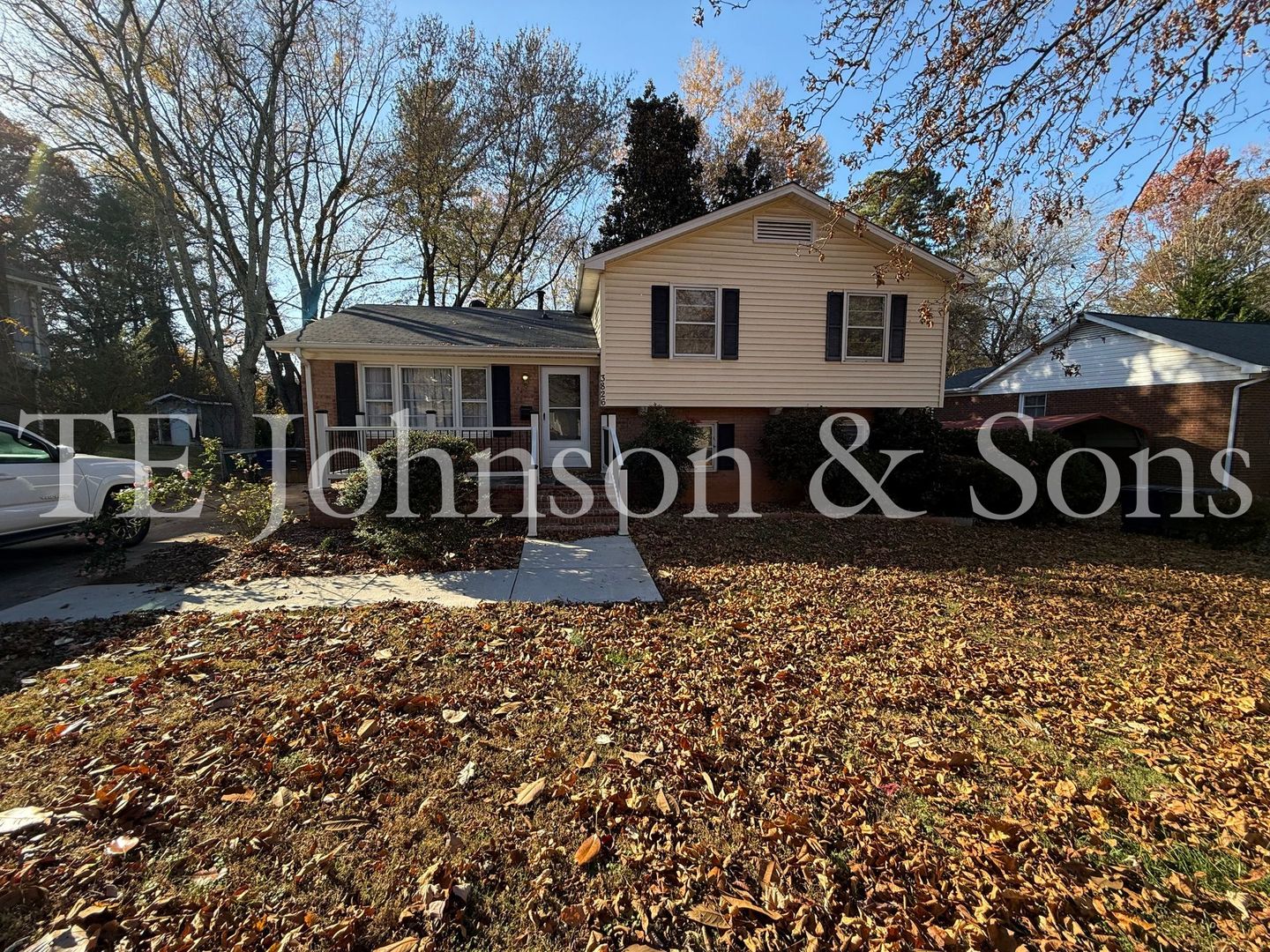 Winston-Salem House: 3826 Barkwood dr