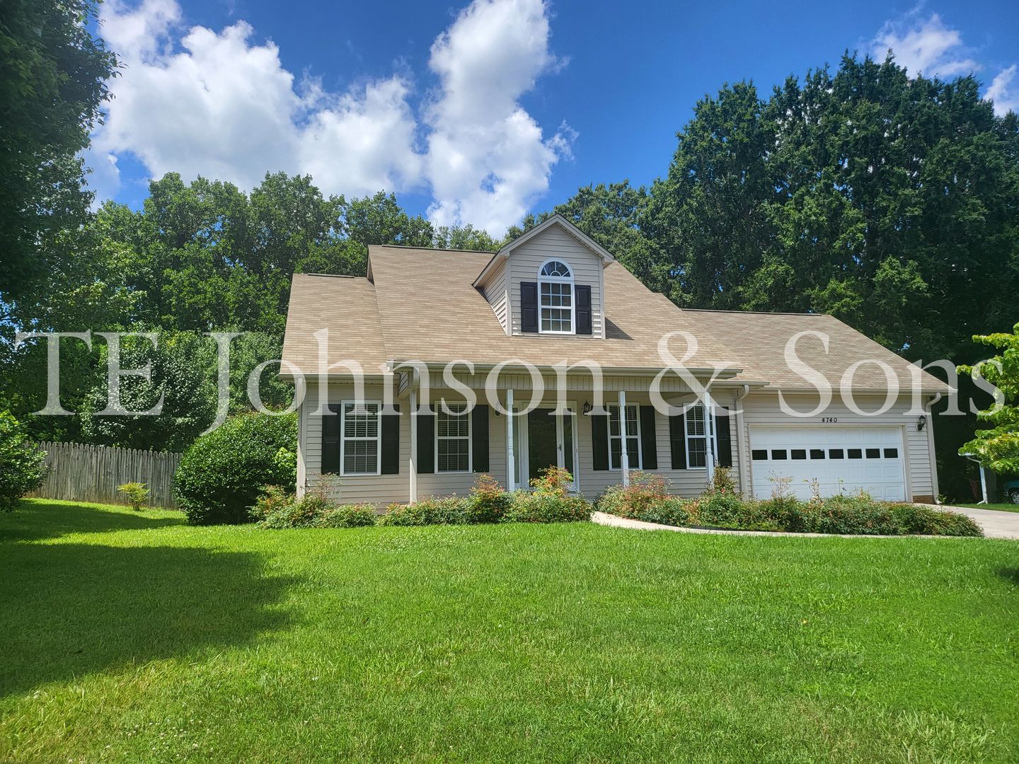 Winston-Salem House: 4740 Bridle Path