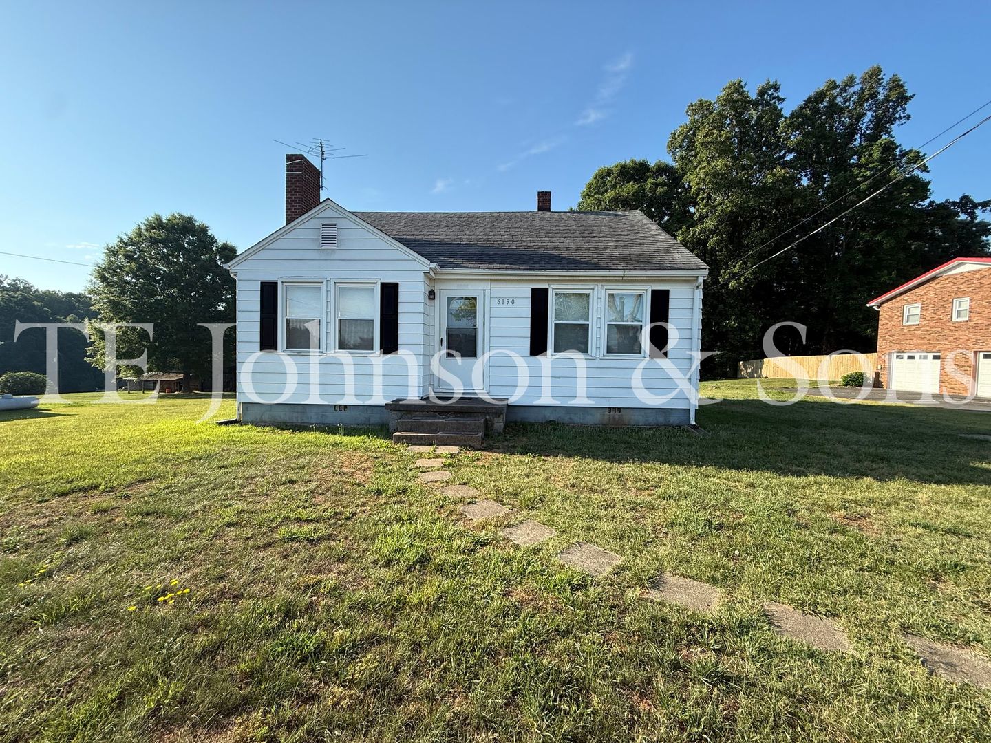 Kernersville House: 6190 Vance Rd