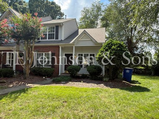 Beautiful 3BR Home with Vaulted Ceilings, Community Pool & Main Level Primary Suite – photo 1