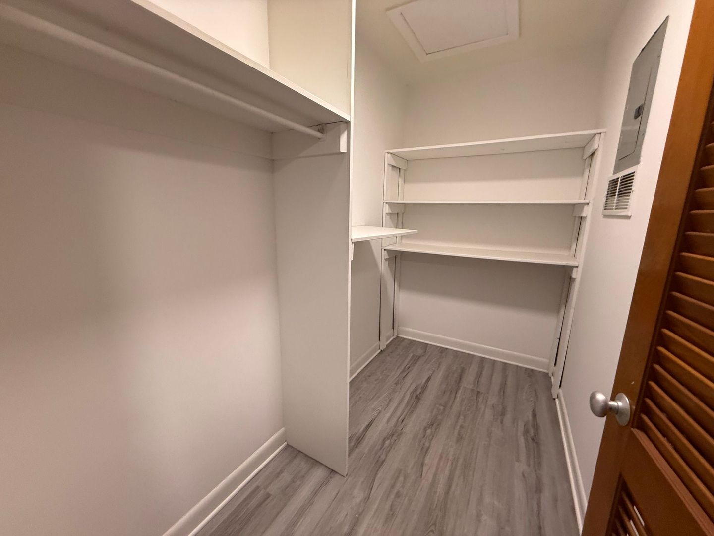 2 Bedroom Salem View Apartment! 8 of 12