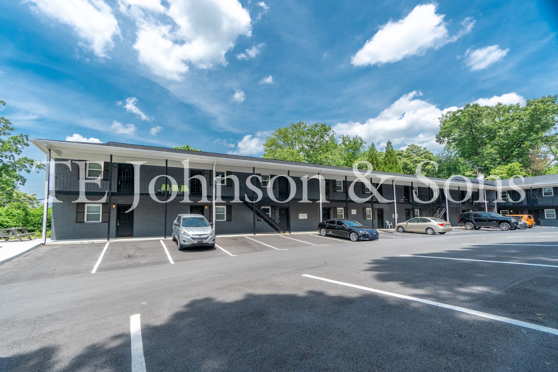 Discover West End Living in This Beautiful 2 Bedroom Apartment 3 of 12