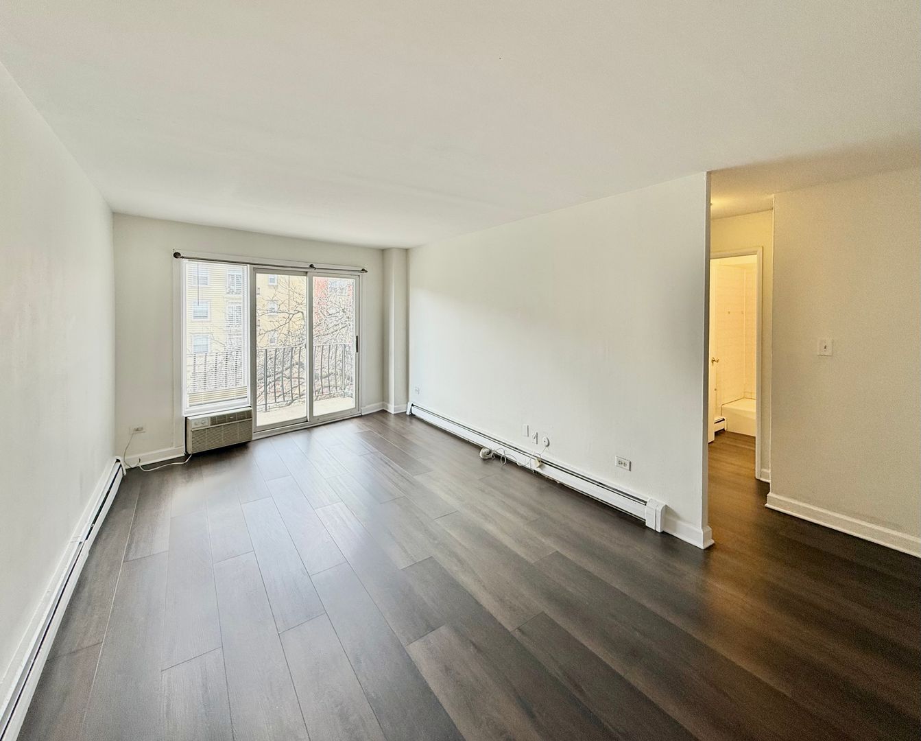 Chicago Apartment: 6815 N. Sheridan Rd.