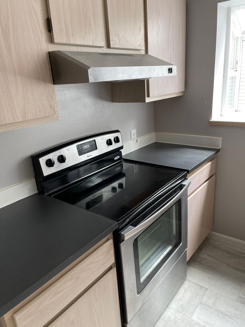 Seattle Apartment: 12329 Roosevelt Way NE