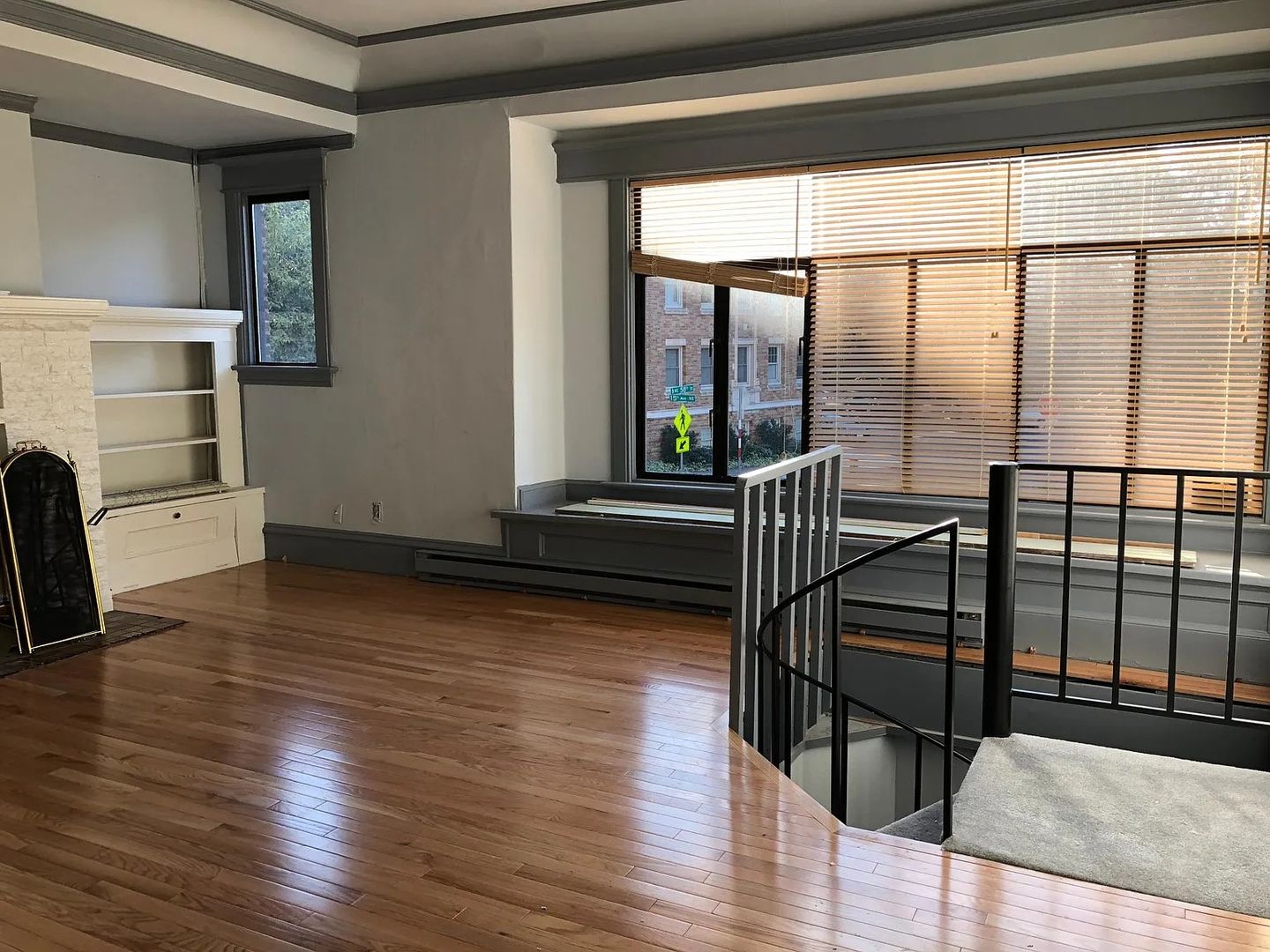 Seattle Apartment: 5800 15th Ave NE