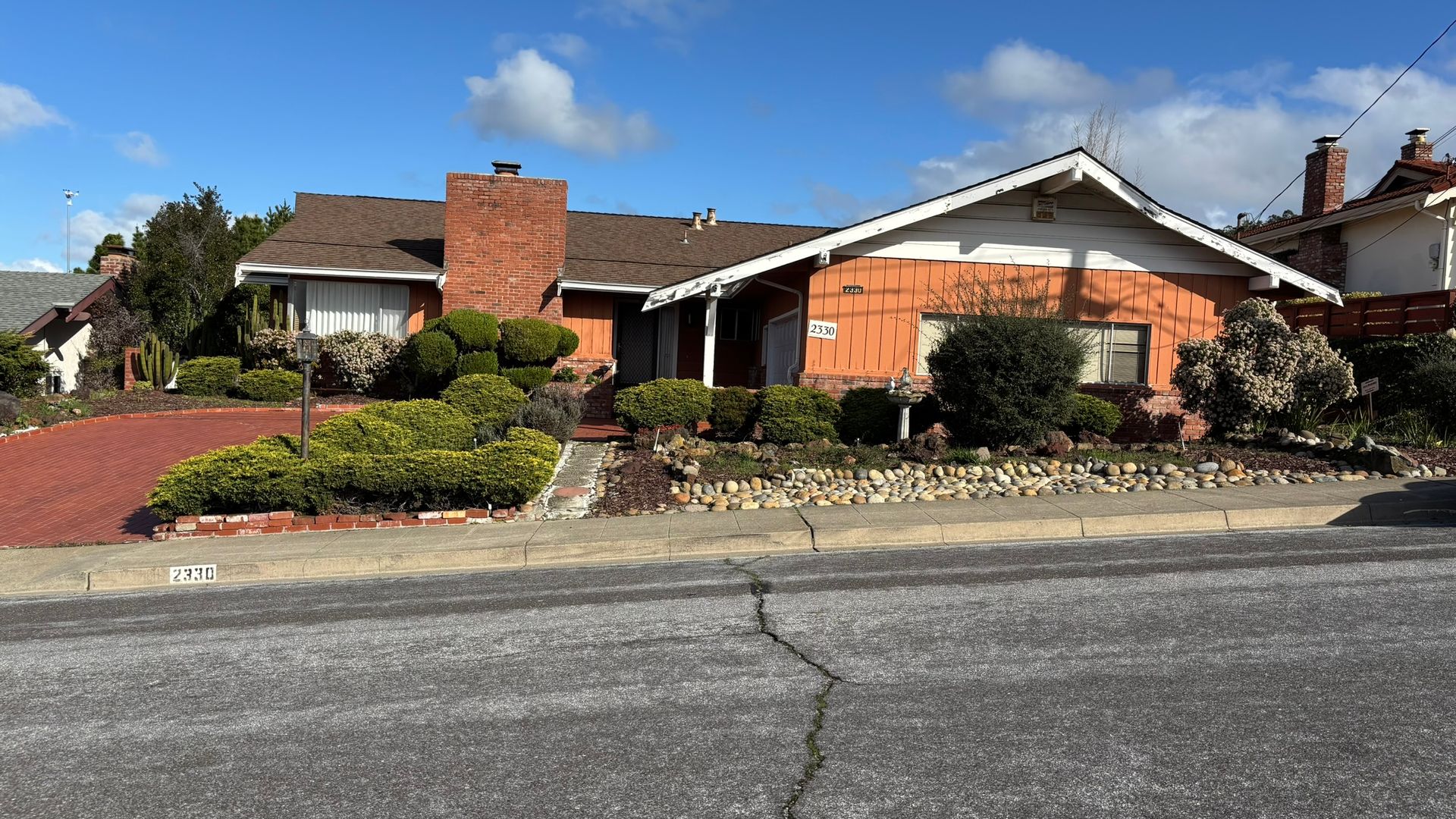 San Leandro House: 2330 Longview Drive