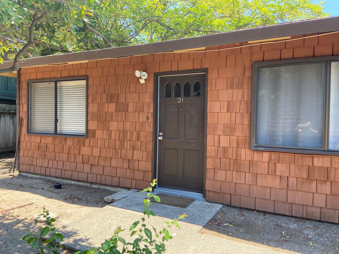 Walnut Creek House: 21 Holcomb Court