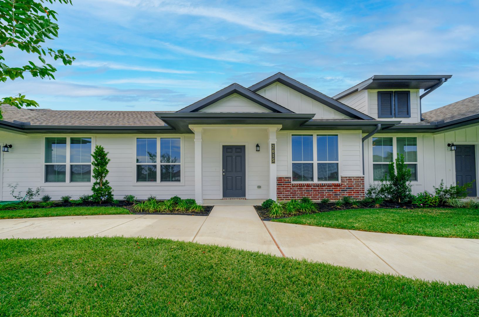 Brenham Townhome: 1142 Trellis Pass - 1