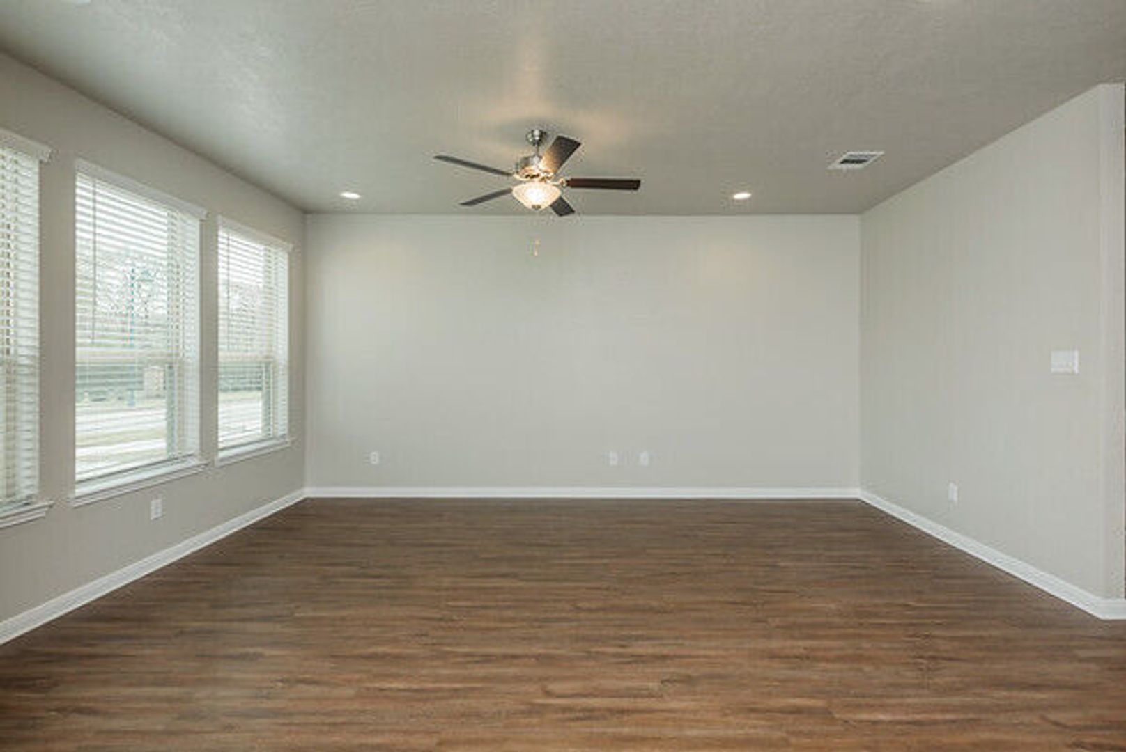 Spacious Townhome Available Now! 2 of 12