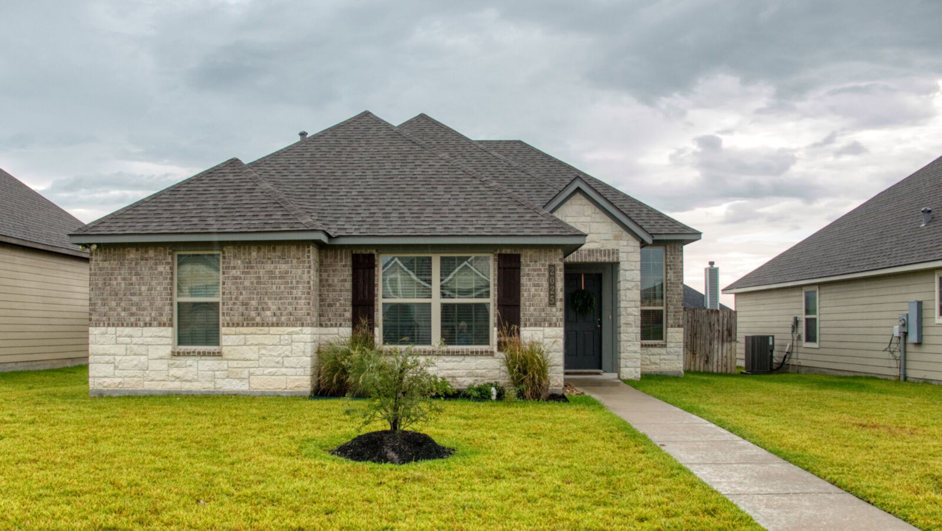 Bryan House: 2025 Viva Rd