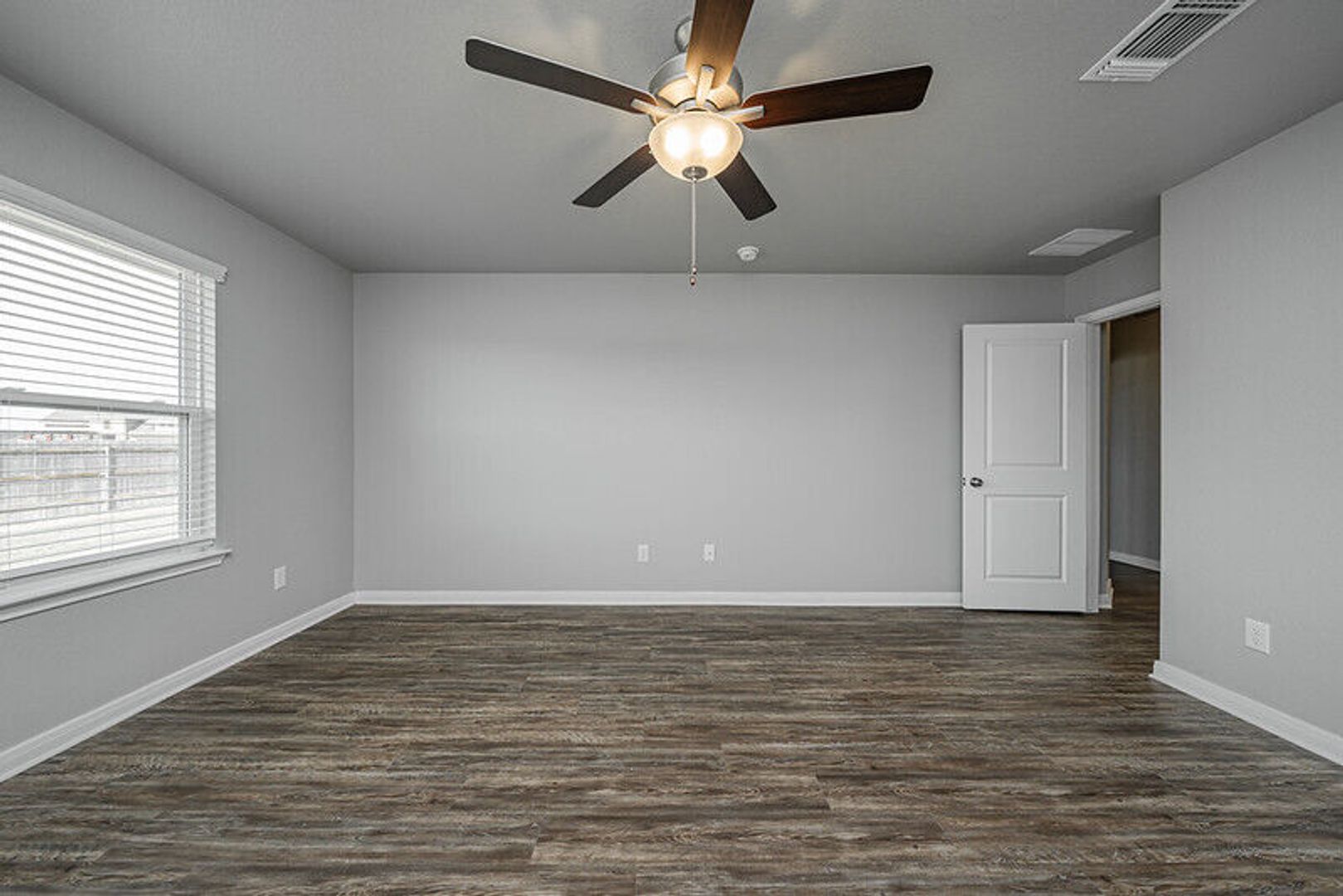 1362 Kingsgate Drive 3 of 12