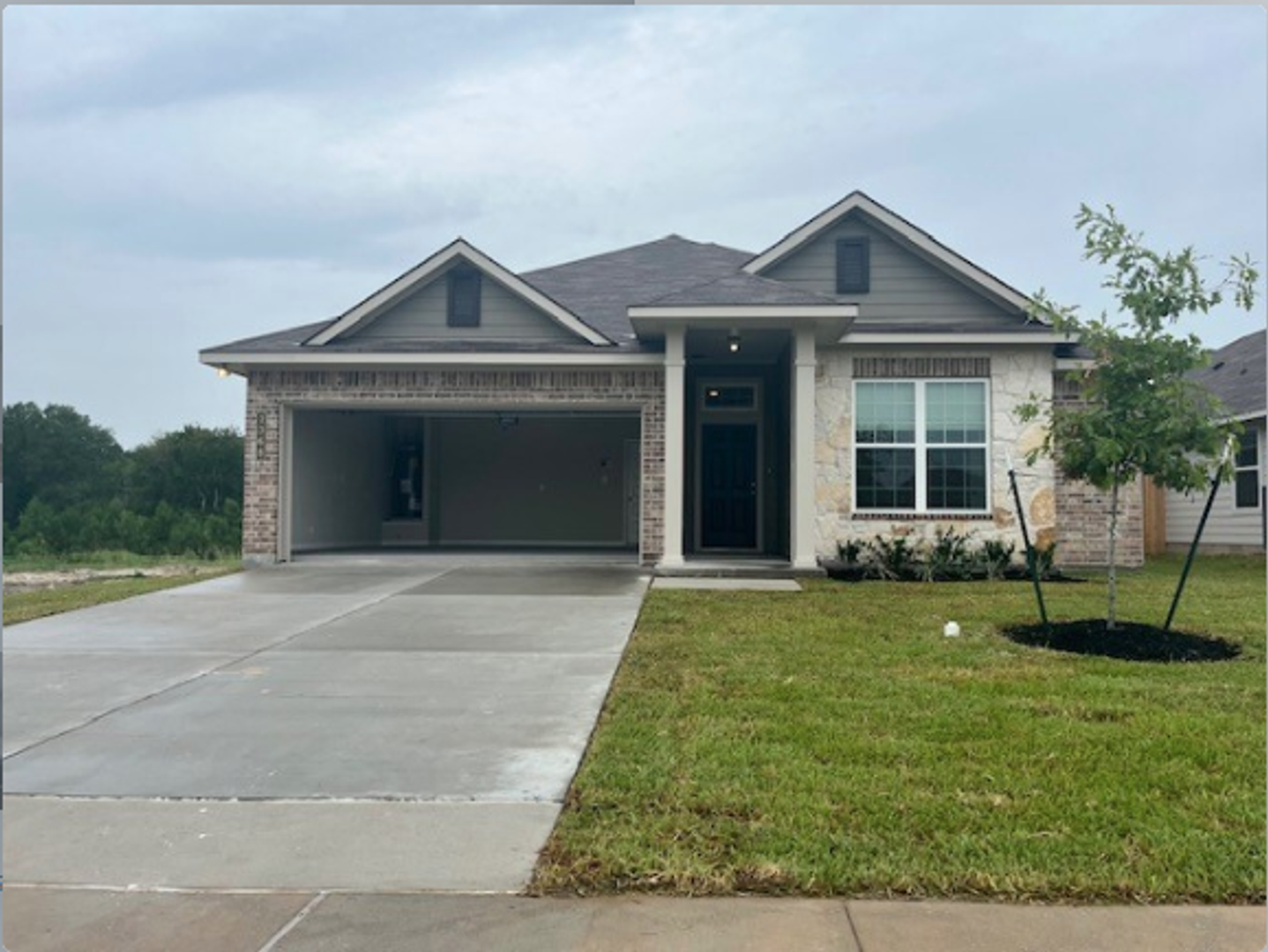 Bryan House: 1368 Kingsgate Drive