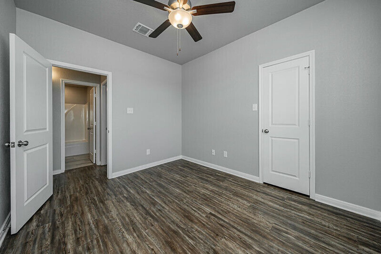 1362 Kingsgate Drive 4 of 12