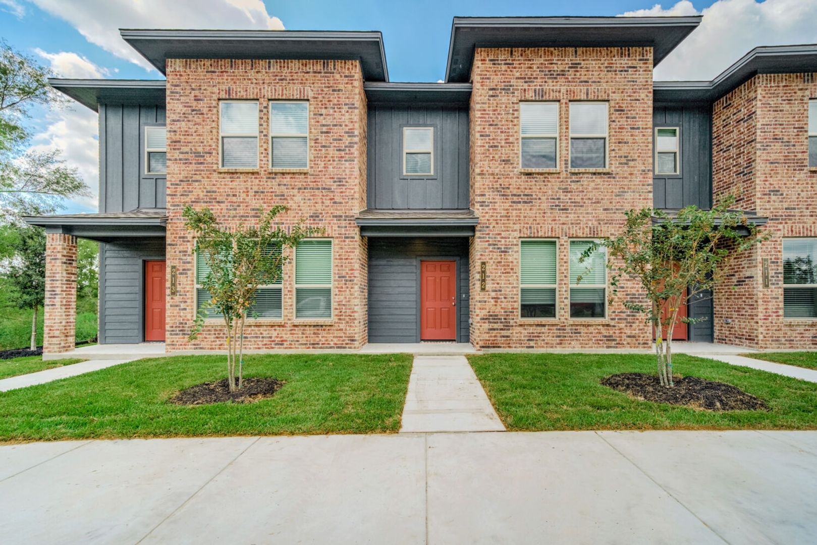 Bryan Townhome: 4089 Cross Park Drive #211