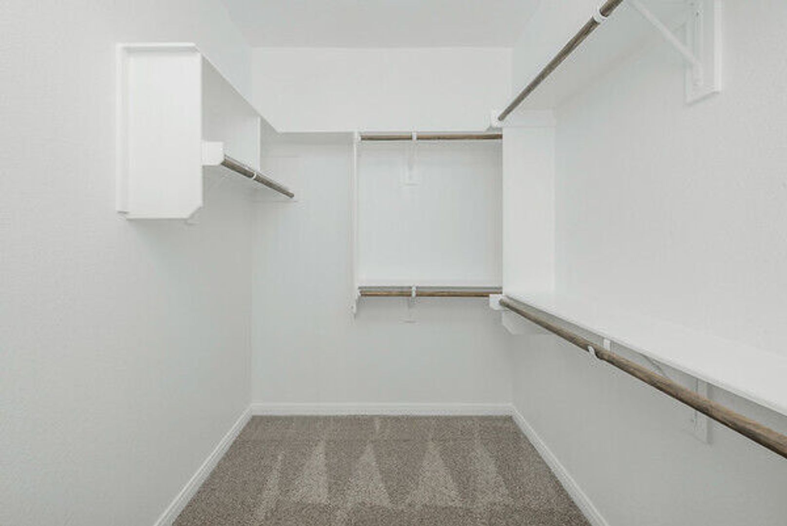 Spacious Townhome Available Now! 7 of 12