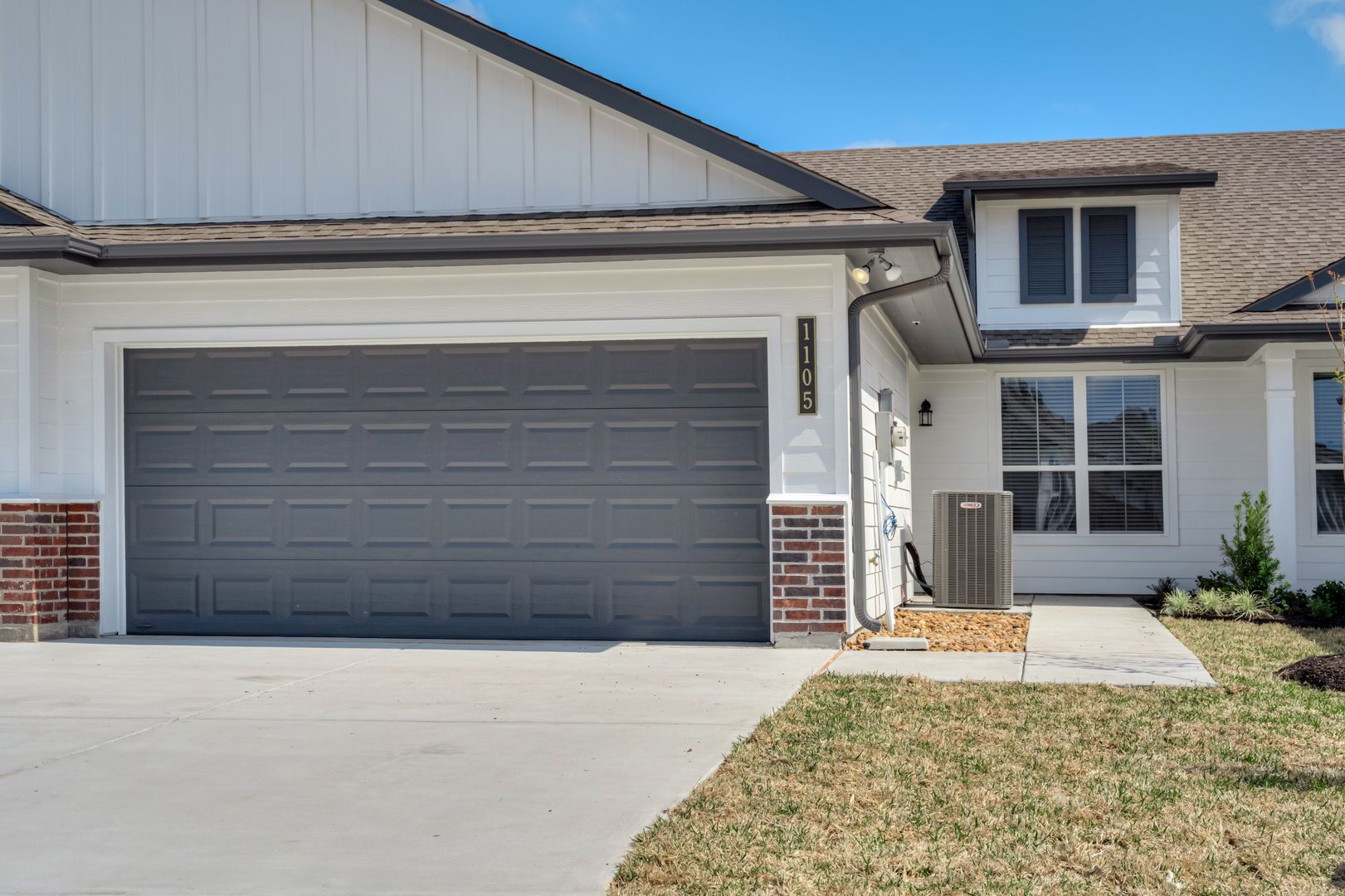 Brenham Townhome: 1129 Trellis Pass - Ash