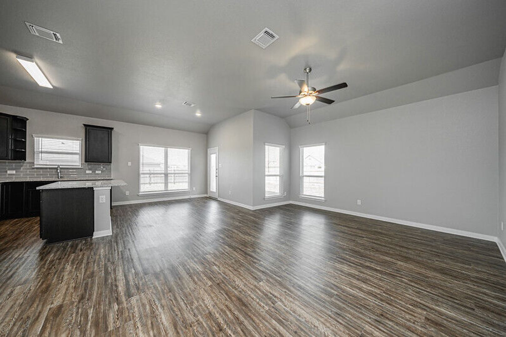 1362 Kingsgate Drive 7 of 12