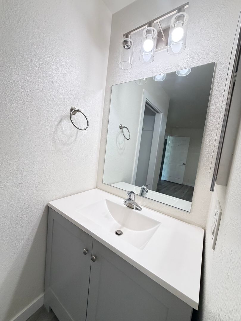 Fantastic & Modern Corner Unit w/ Private Patio 14 of 21
