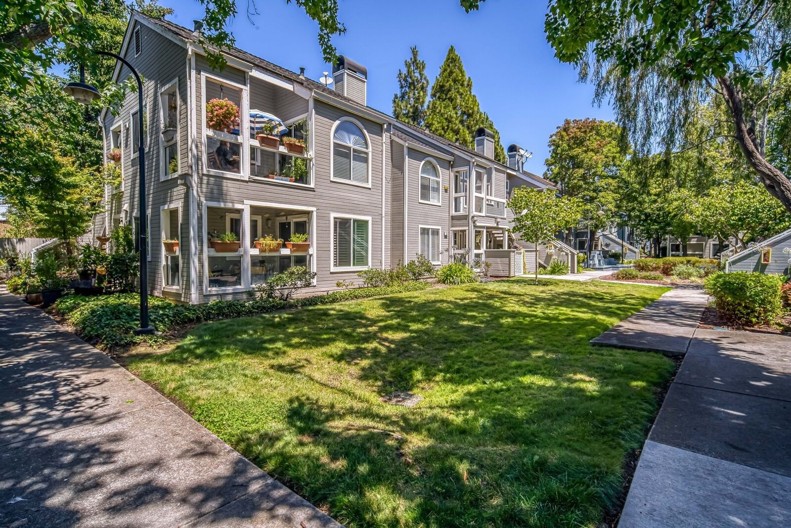 Redwood City Townhome: 729 Portwalk Pl