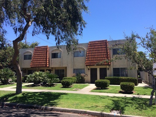 Chula Vista Townhome: 153 Brightwood Ave Unit A