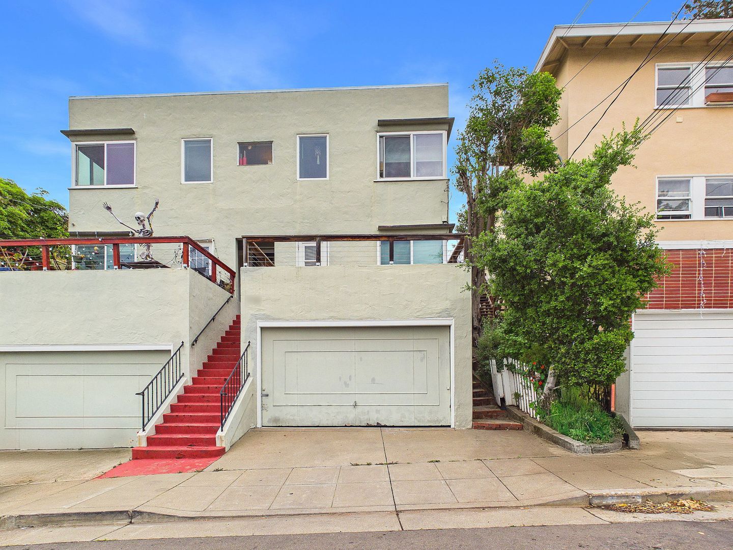 Oakland Apartment: 1148 Norwood Ave