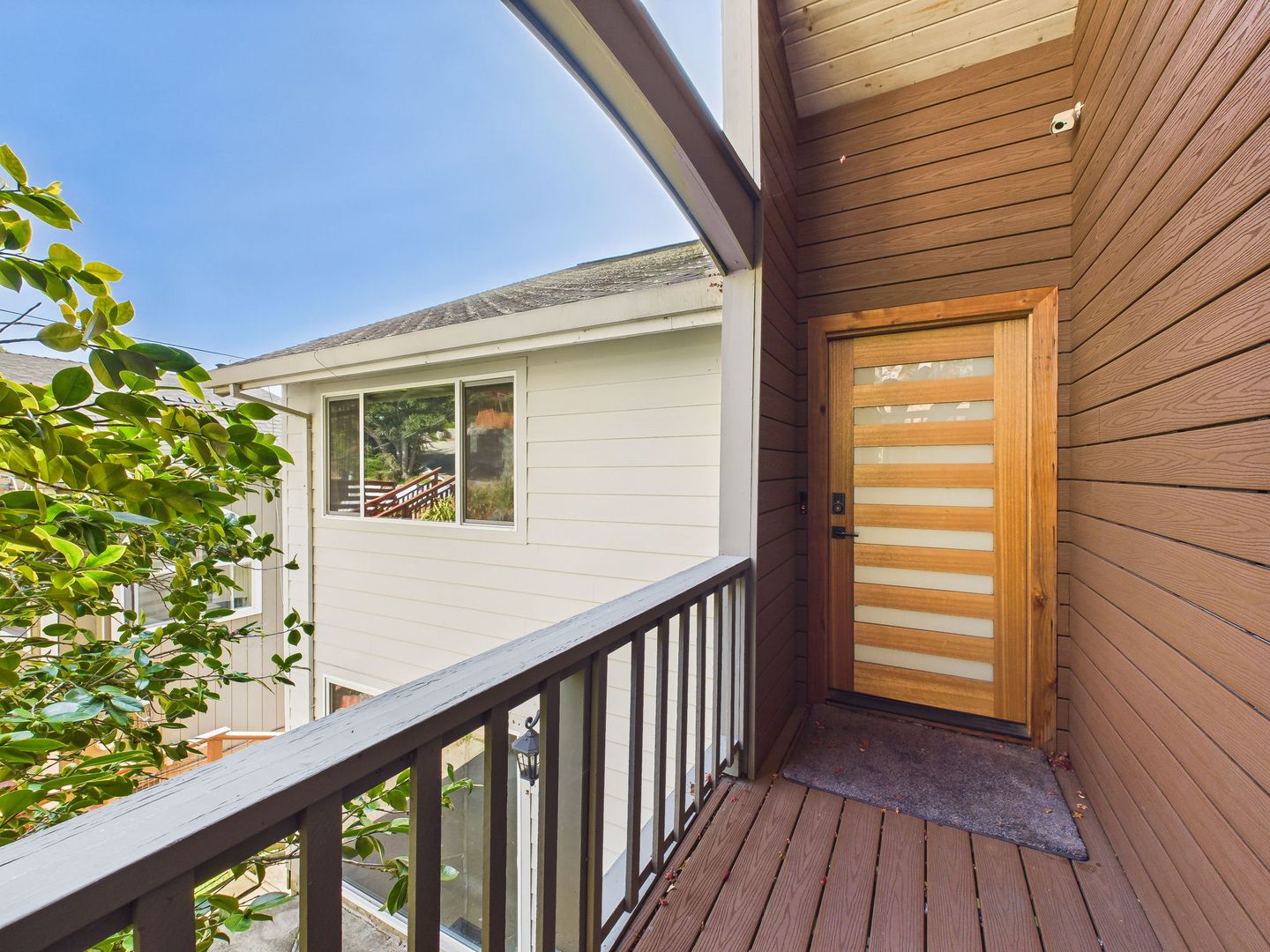 Oakland House: 3325 Brunell Dr