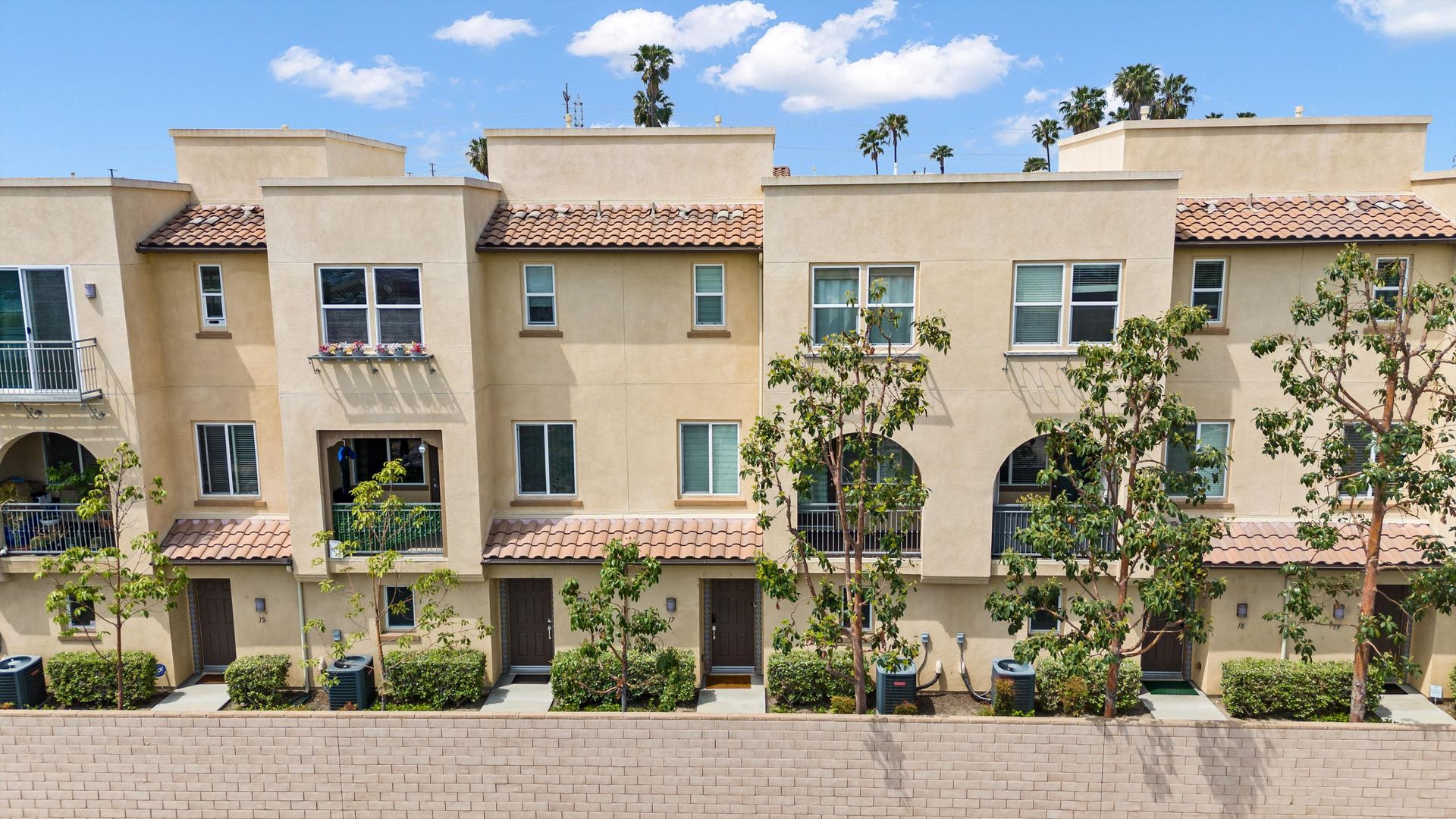 2651 W Lincoln Ave Unit 17, Anaheim, CA 92801 2 of 8