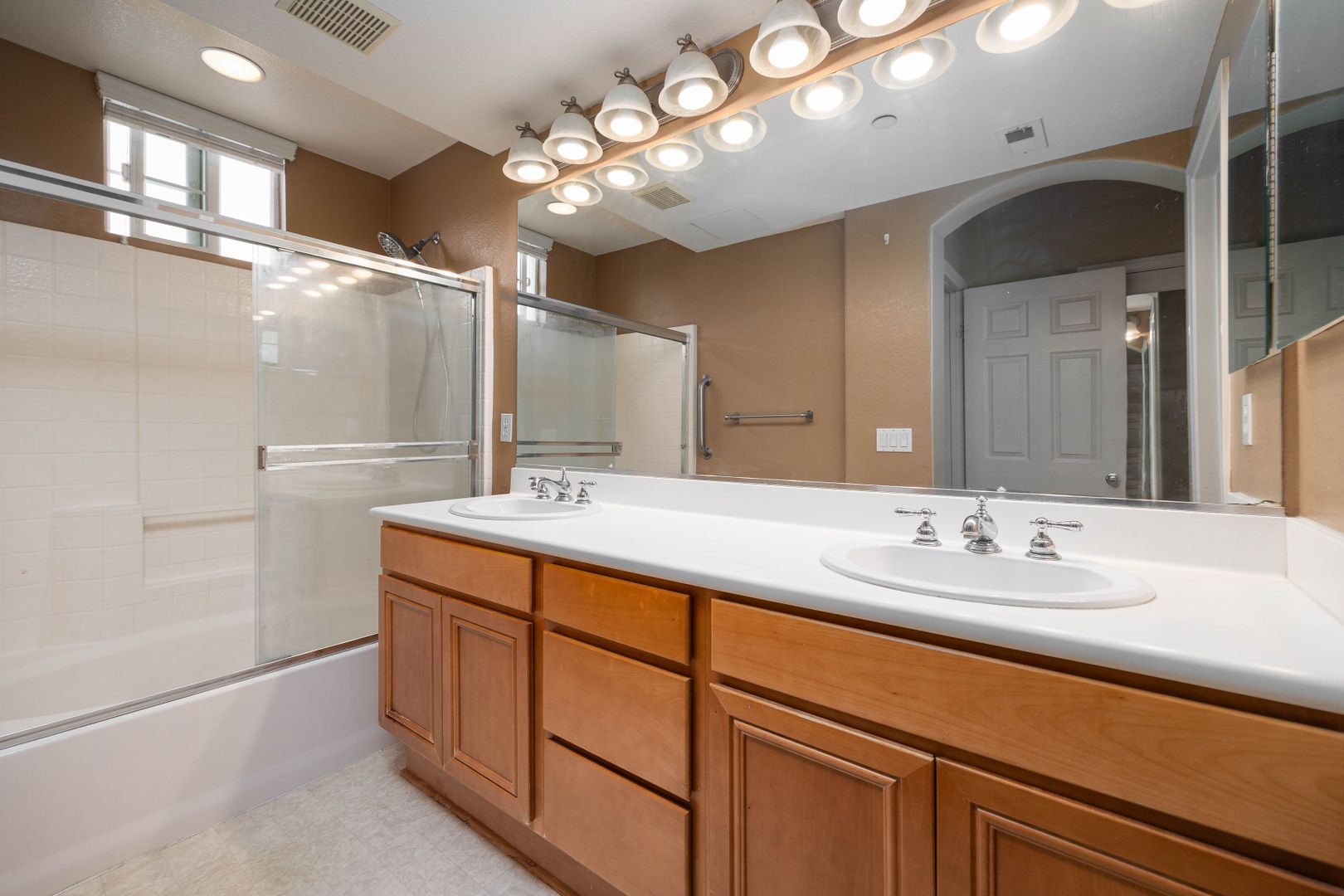 2742 Matera Ln, San Diego, CA 92108 11 of 12