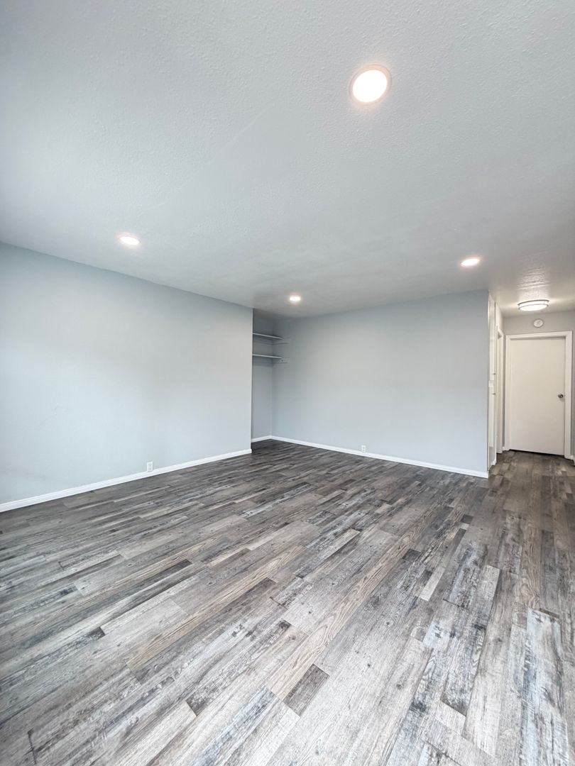 Lemon Grove Apartment: 3277 Olive St